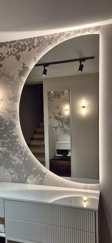 Toaletka z&nbsp;lustrem i&nbsp;podświetleniem 